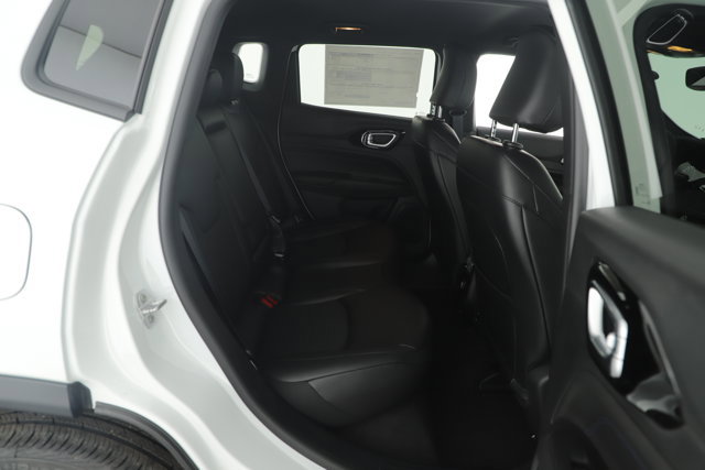 New 2026 Jeep Compass Latitude image 14