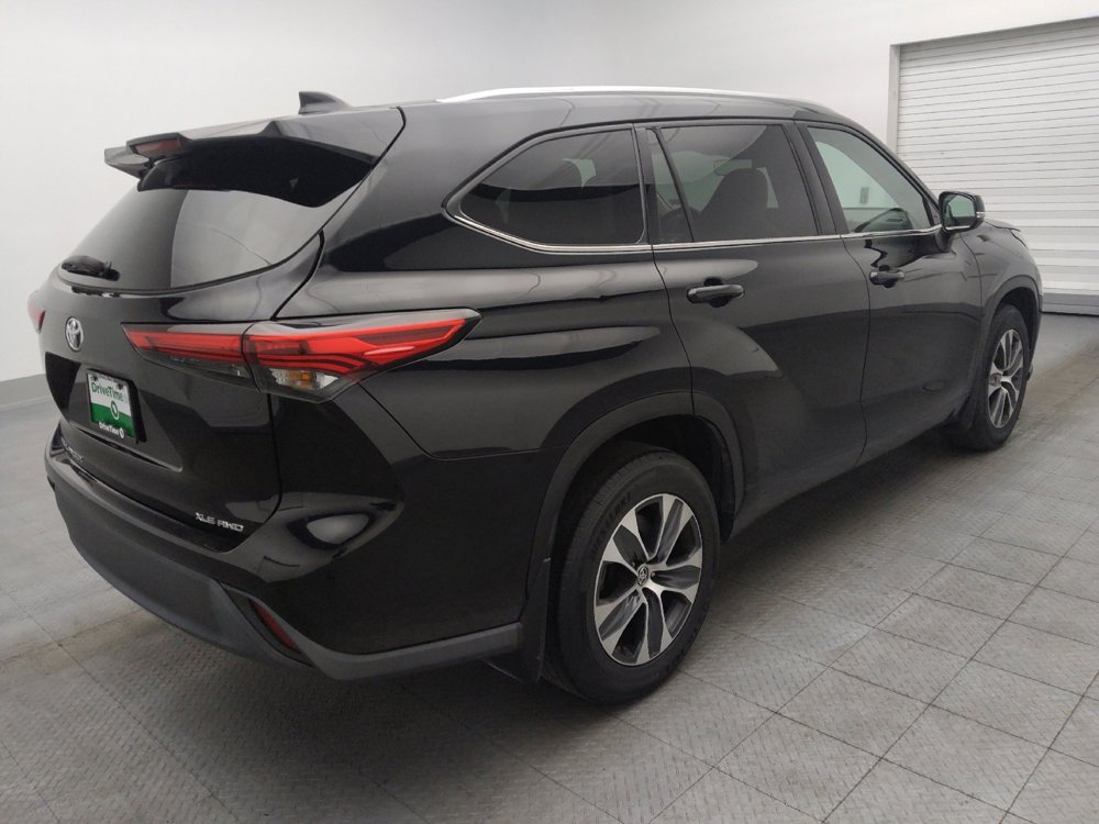 Used 2022 Toyota Highlander XLE image 10
