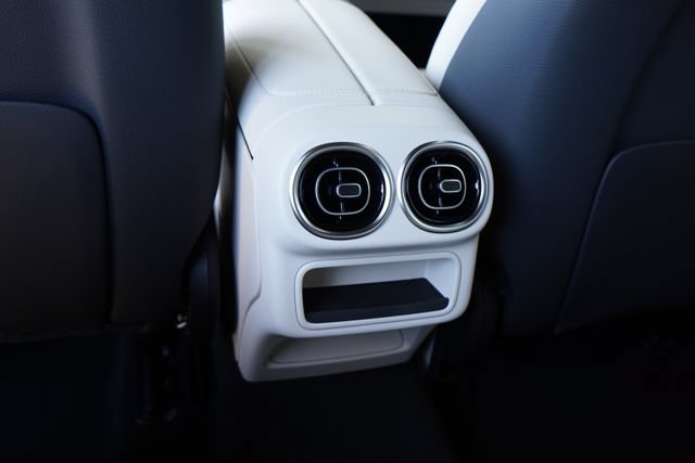 New 2026 Mercedes-Benz GLC 300 4MATIC image 33