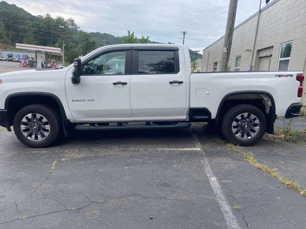 Used 2023 Chevrolet Silverado 2500 Custom w/ Gooseneck/5TH Wheel Package AWD/4WD image 3