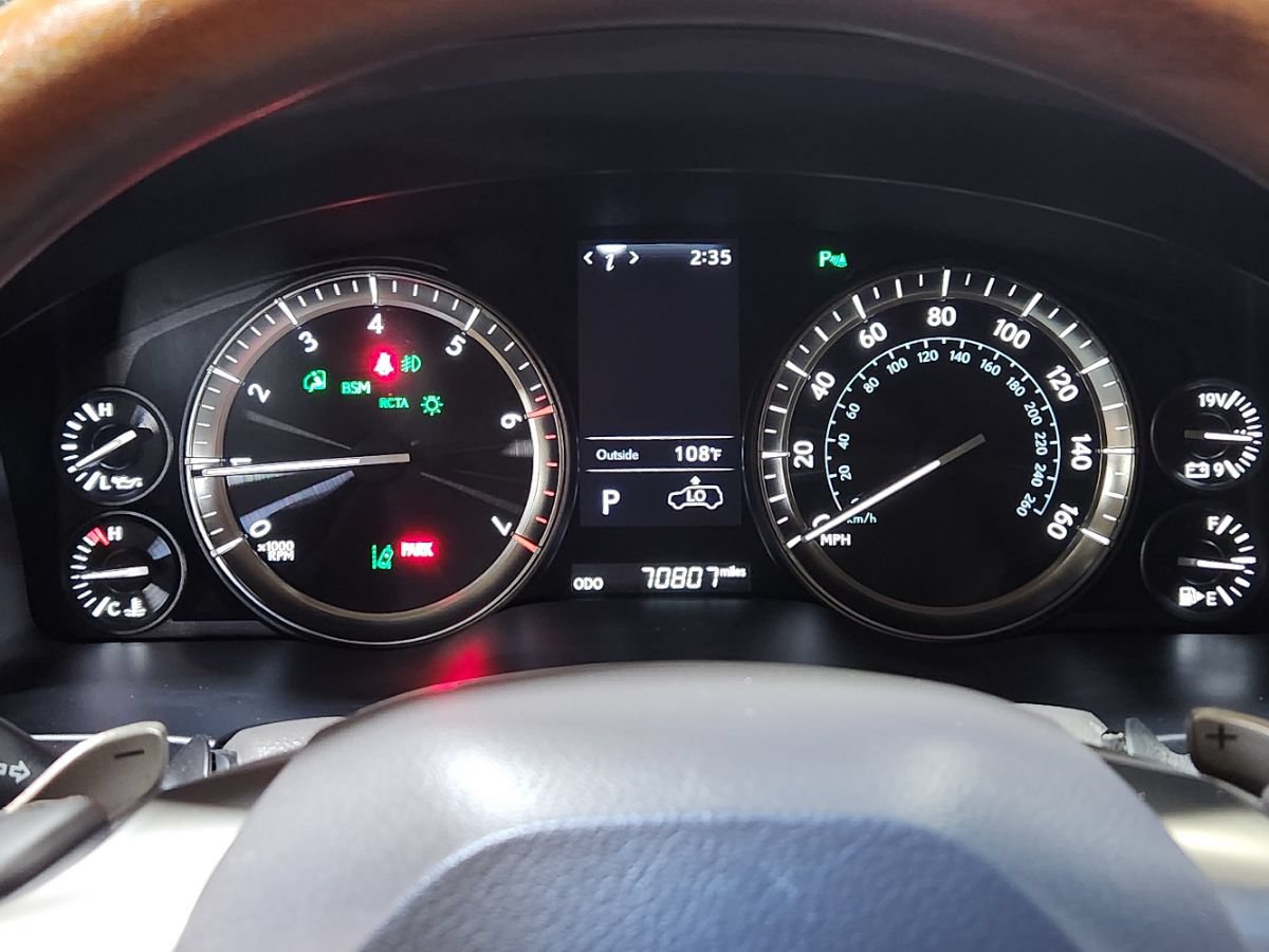 Used 2021 Lexus LX 570 4WD w/ Luxury Package image 34