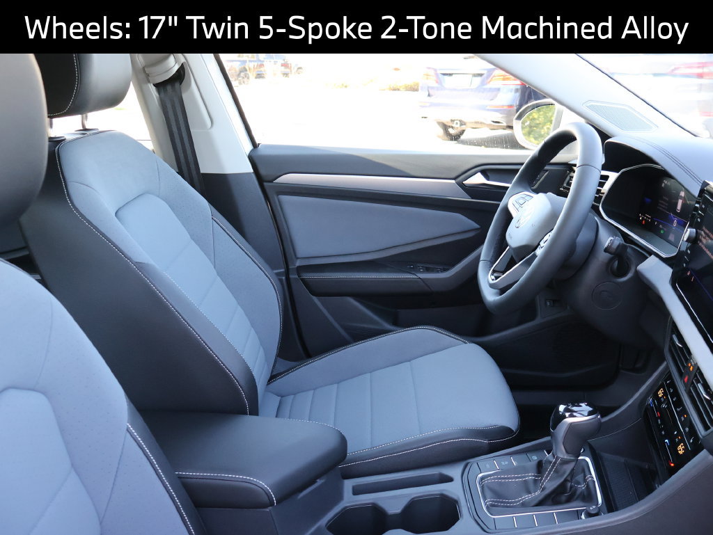 Used 2026 Volkswagen Jetta SE FWD image 14