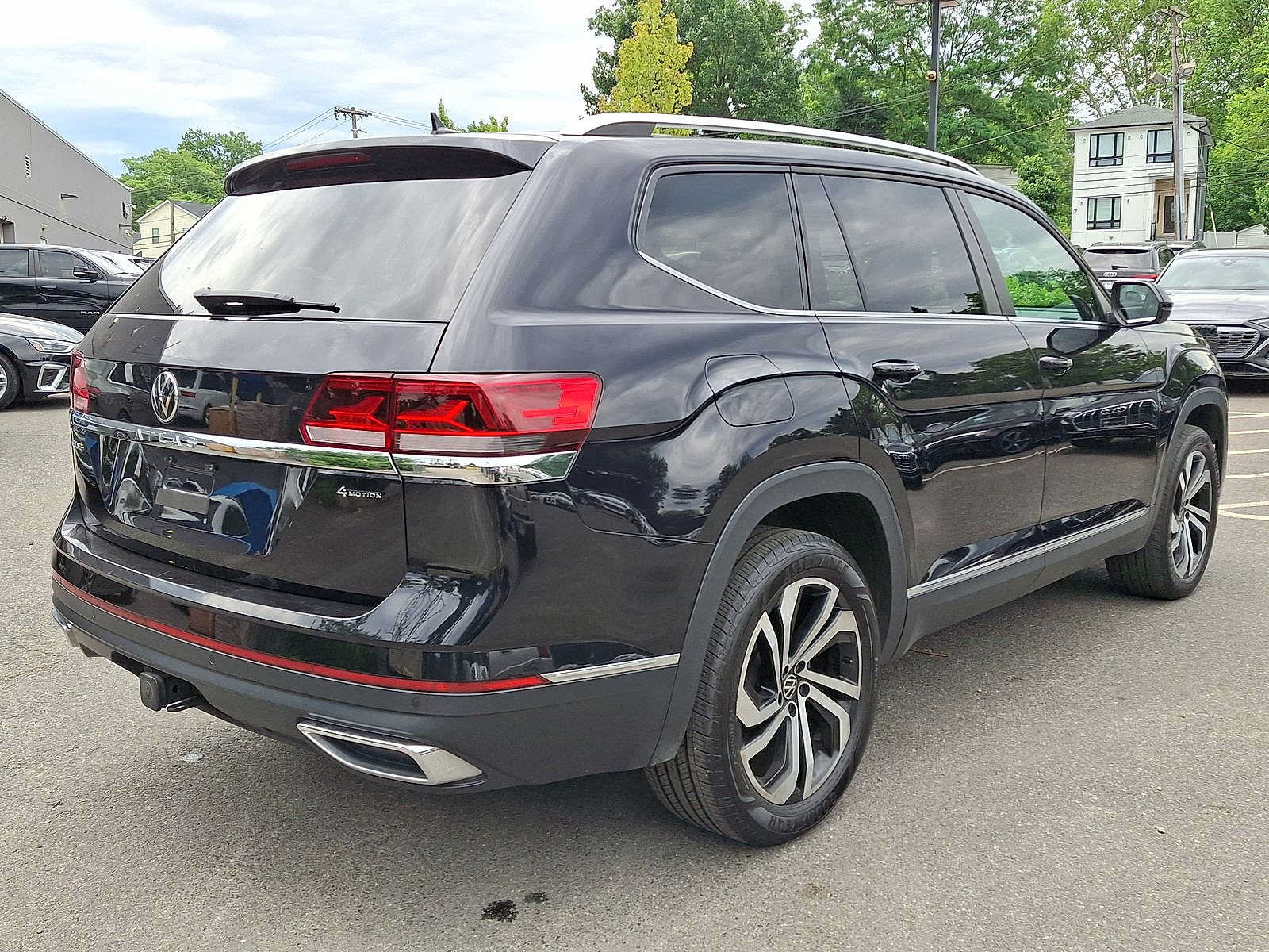 Used 2023 Volkswagen Atlas SEL AWD/4WD image 30