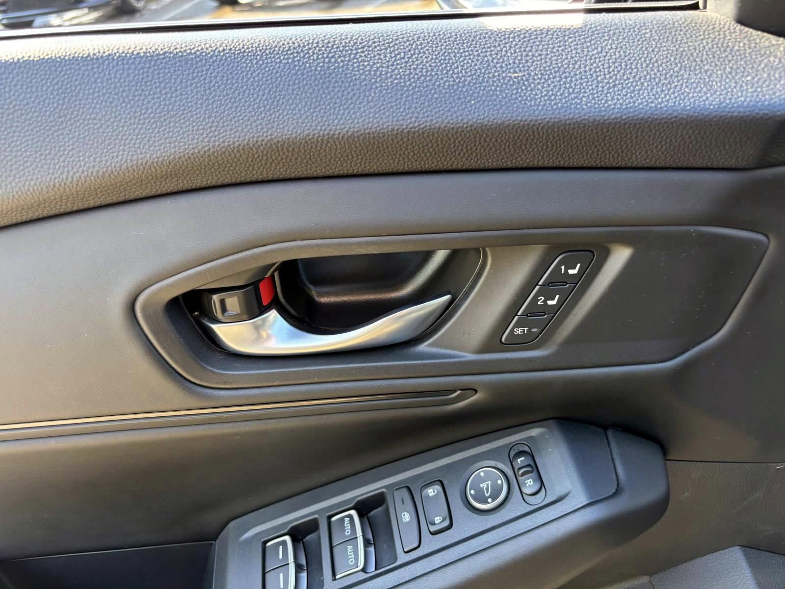 Used 2023 Honda Accord EX-L image 12