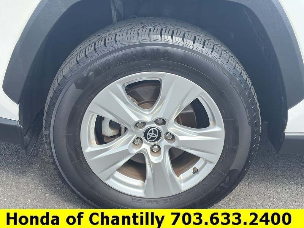 Used 2021 Toyota RAV4 XLE AWD/4WD image 26