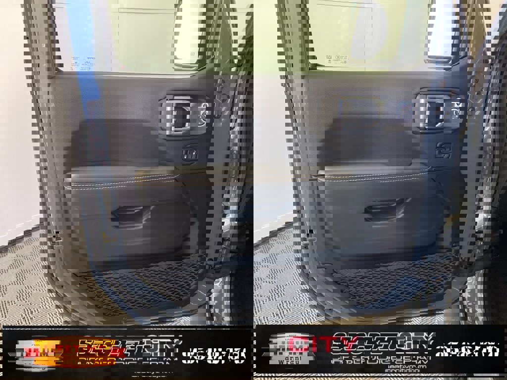 New 2026 Jeep Gladiator Sport image 12