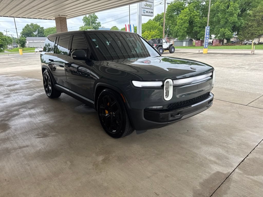 Used 2025 Rivian R1S Premium AWD/4WD image 3