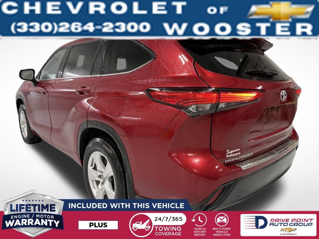 Used 2022 Toyota Highlander LE image 4