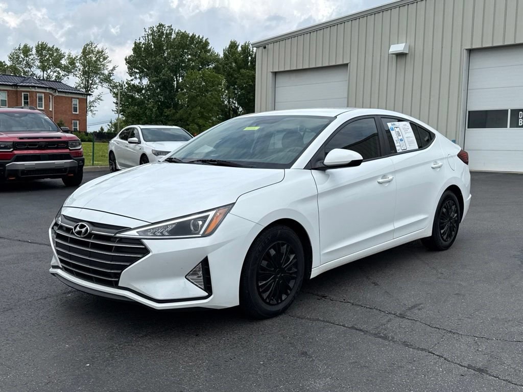 Used 2020 Hyundai Elantra SE w/ Cargo Package (C1) FWD image 3