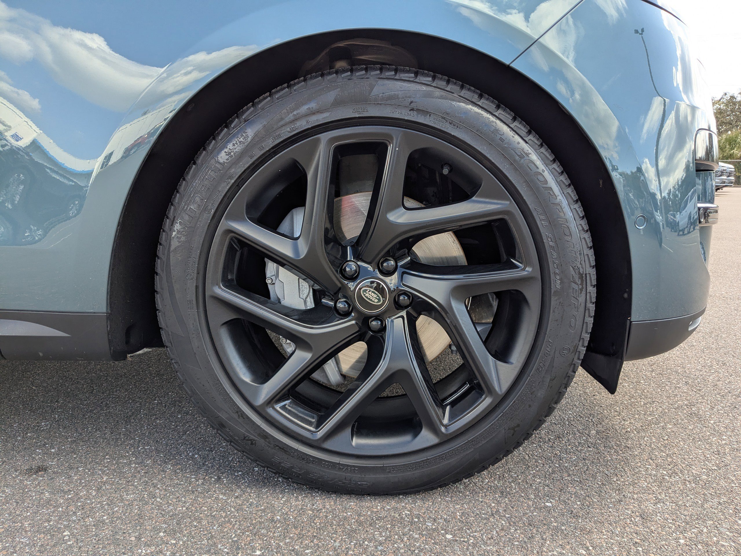 Used 2024 Land Rover Range Rover Sport SE image 10