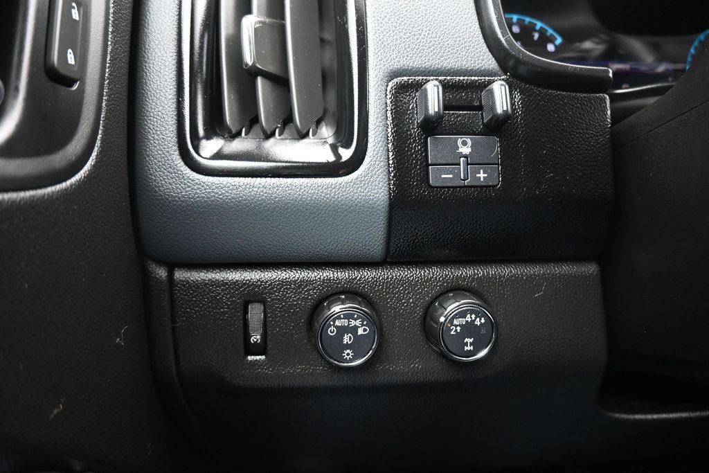 Used 2021 Chevrolet Colorado Z71 w/ Safety Package AWD/4WD image 27