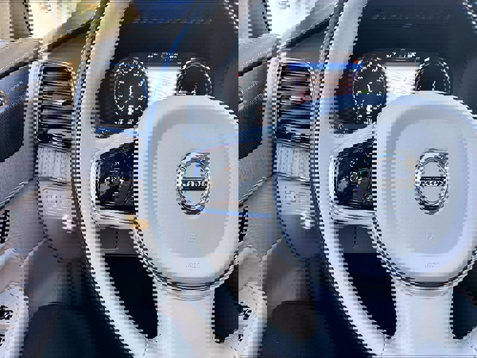 Used 2022 Volvo XC90 T8 Inscription w/ Advanced Package image 21