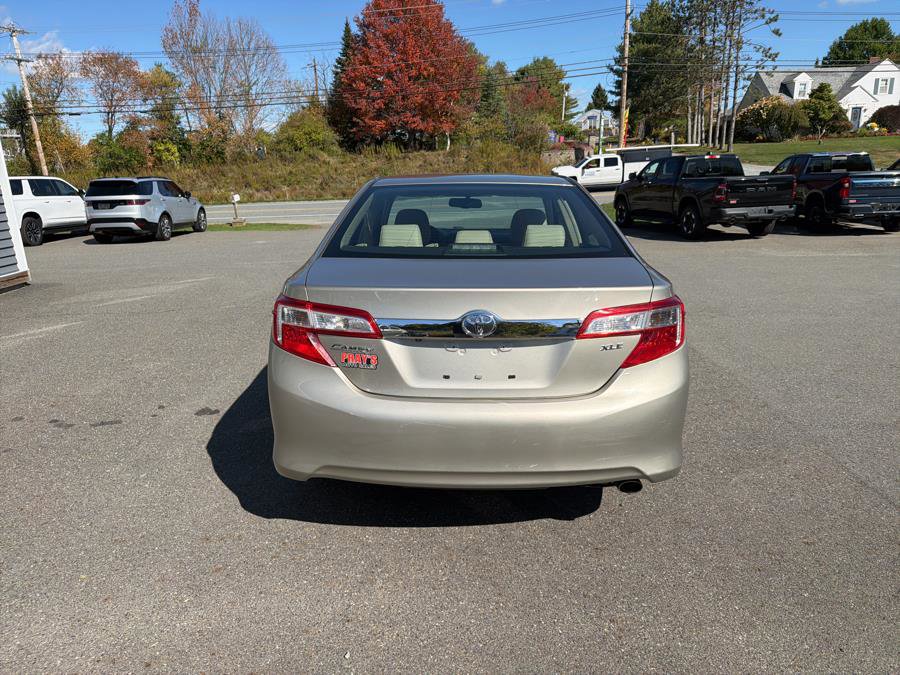 Used 2013 Toyota Camry L image 3