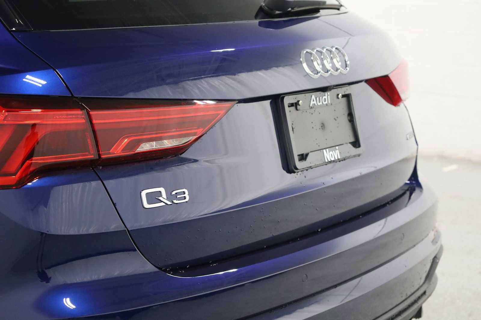 New 2025 Audi Q3 2.0T Premium image 8