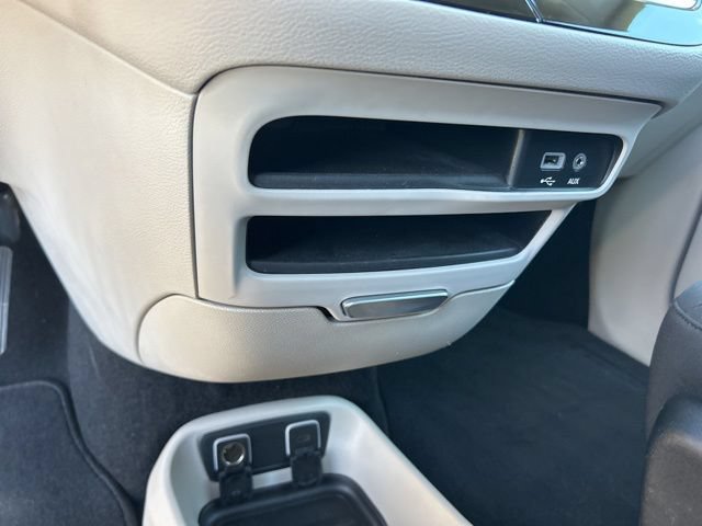 Used 2017 Chrysler Pacifica Touring FWD image 26