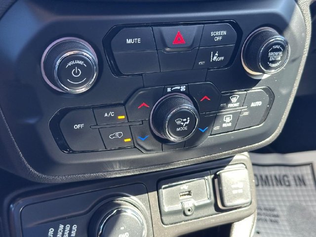Used 2022 Jeep Renegade Sport w/ Sport Appearance Group AWD/4WD image 23