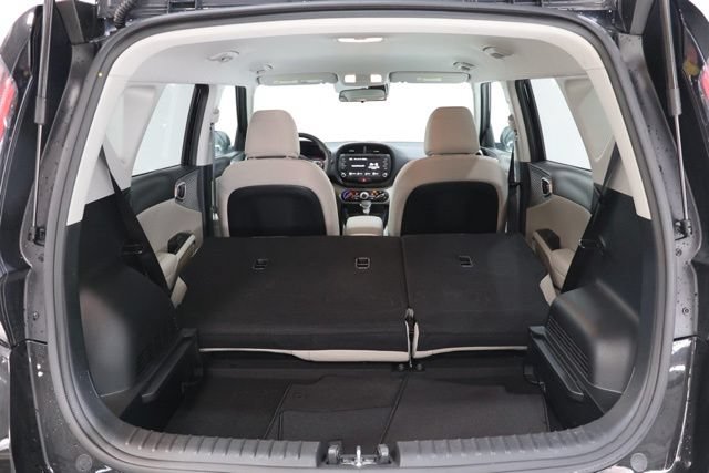 Used 2025 Kia Soul LX w/ LX Technology Package FWD image 32