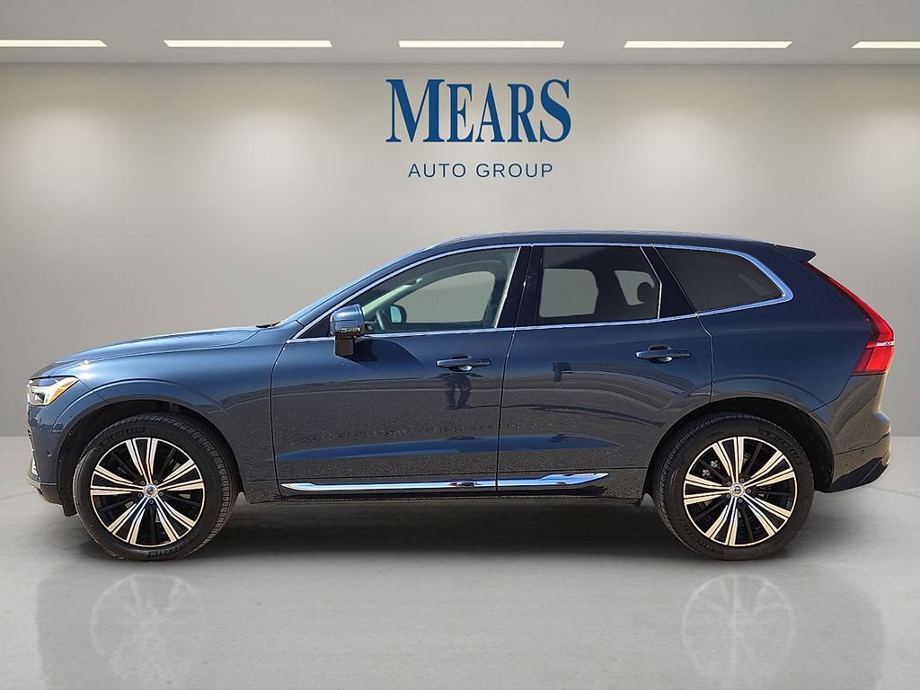 Used 2023 Volvo XC60 B6 Ultimate w/ Climate Package image 3