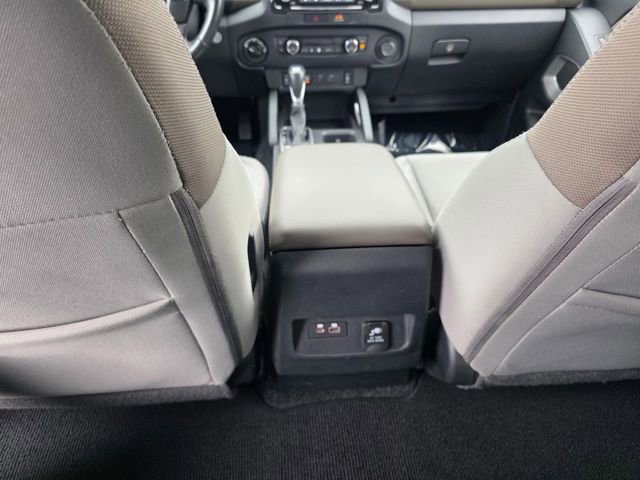 Used 2022 Nissan Frontier SV image 11
