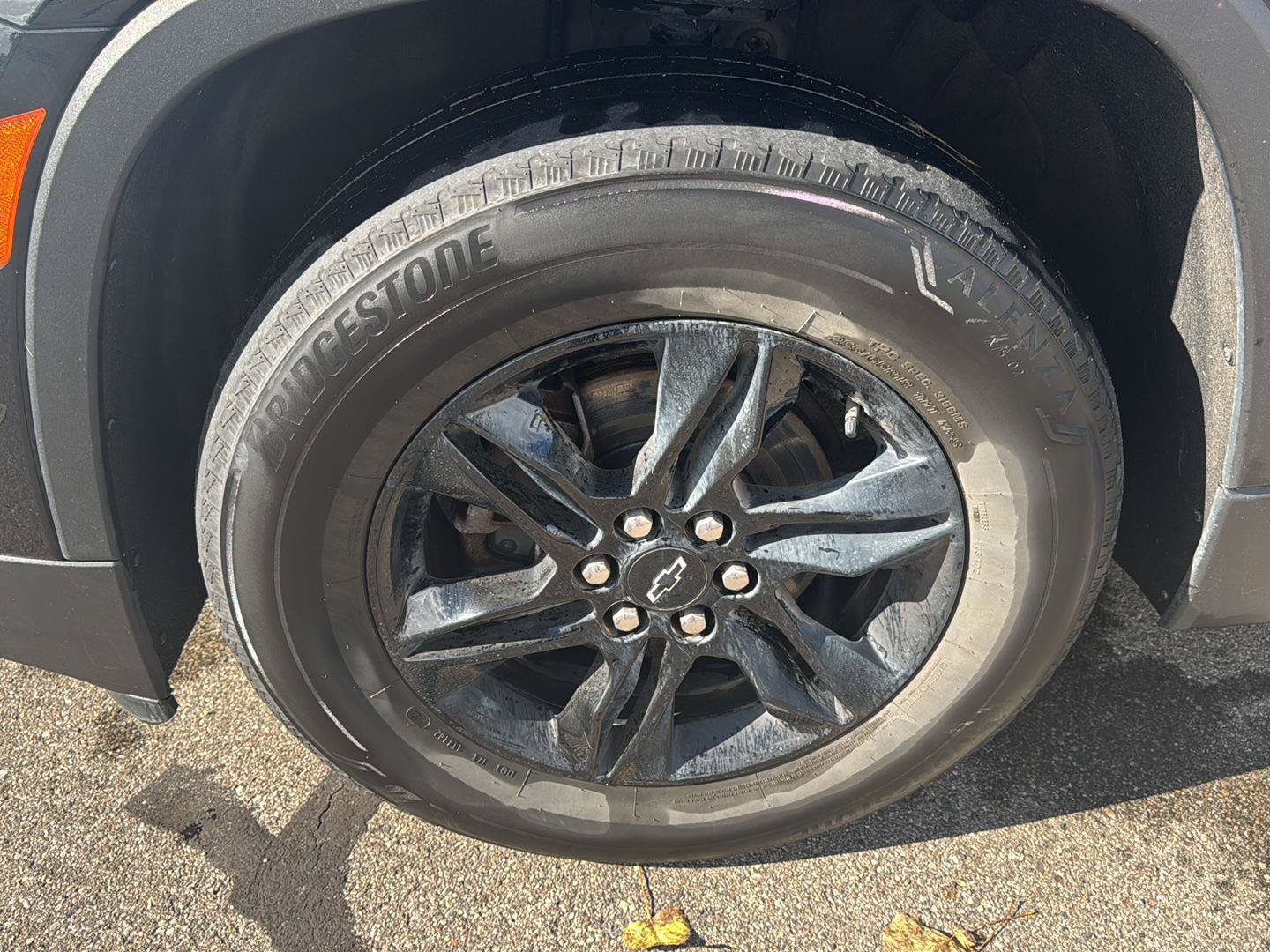 Used 2023 Chevrolet Traverse LS w/ Midnight/Sport Edition AWD/4WD image 9