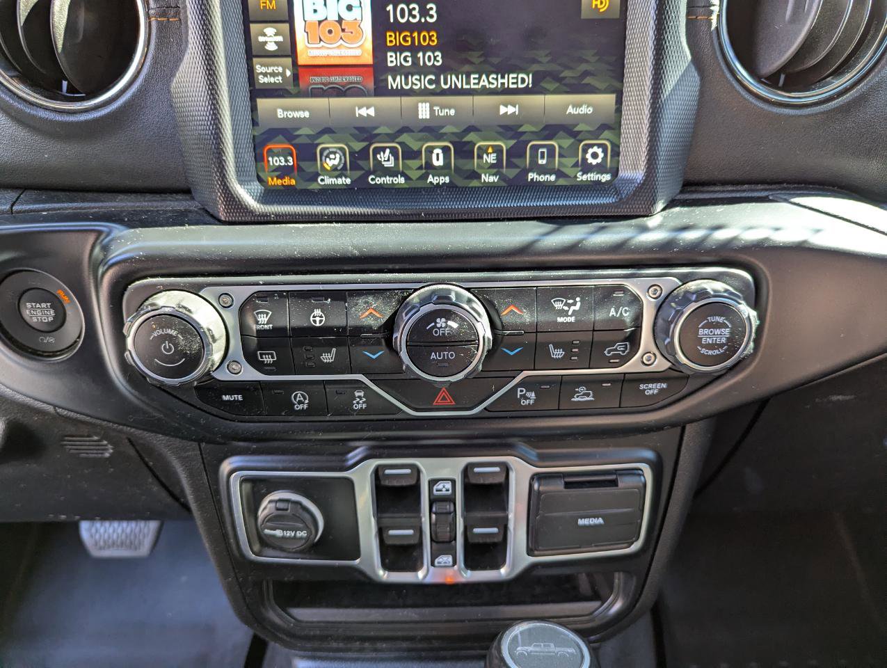 Used 2021 Jeep Gladiator Overland AWD/4WD image 22