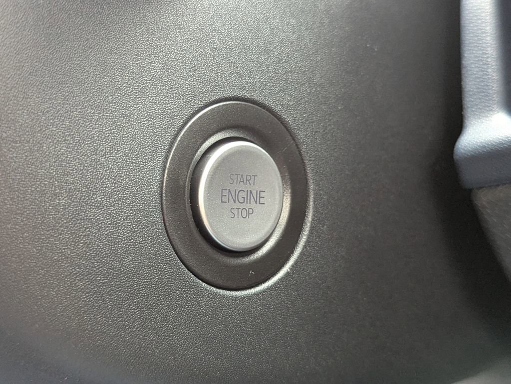 New 2025 Volkswagen ID. Buzz Pro S Plus AWD/4WD image 15