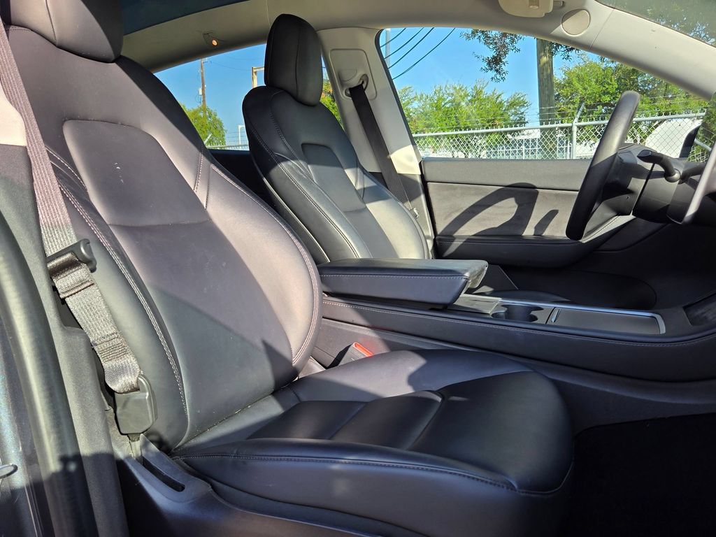 Used 2021 Tesla Model Y Long Range AWD/4WD image 27