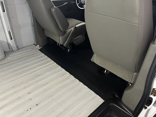 Used 2015 GMC Savana 2500 image 22