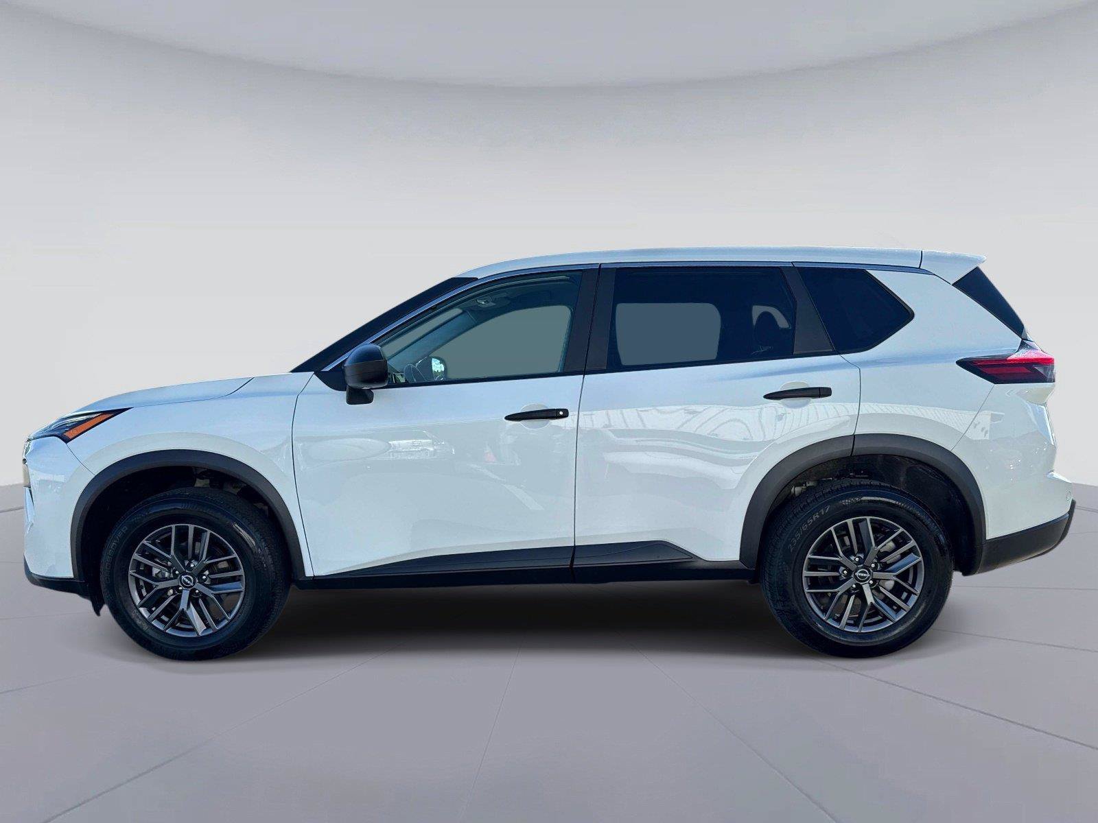 Used 2024 Nissan Rogue S FWD image 7