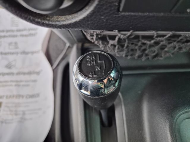 Used 2015 Jeep Wrangler Sport w/ Quick Order Package 24S AWD/4WD image 28