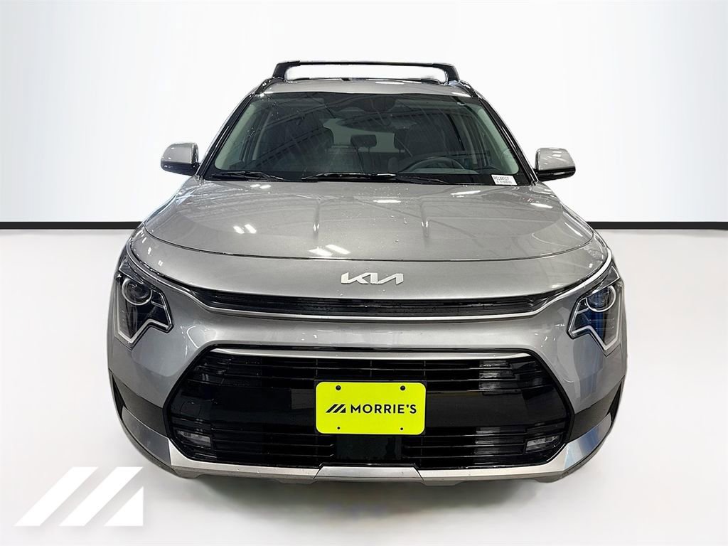 Used 2024 Kia Niro EX Touring FWD image 2