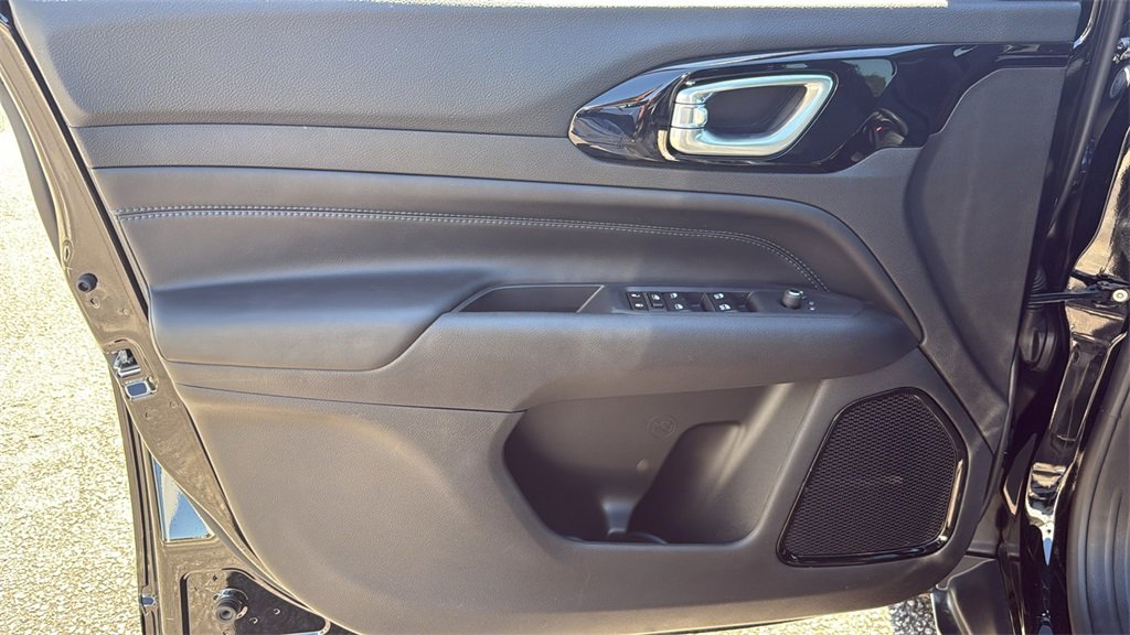 New 2026 Jeep Compass Limited image 16