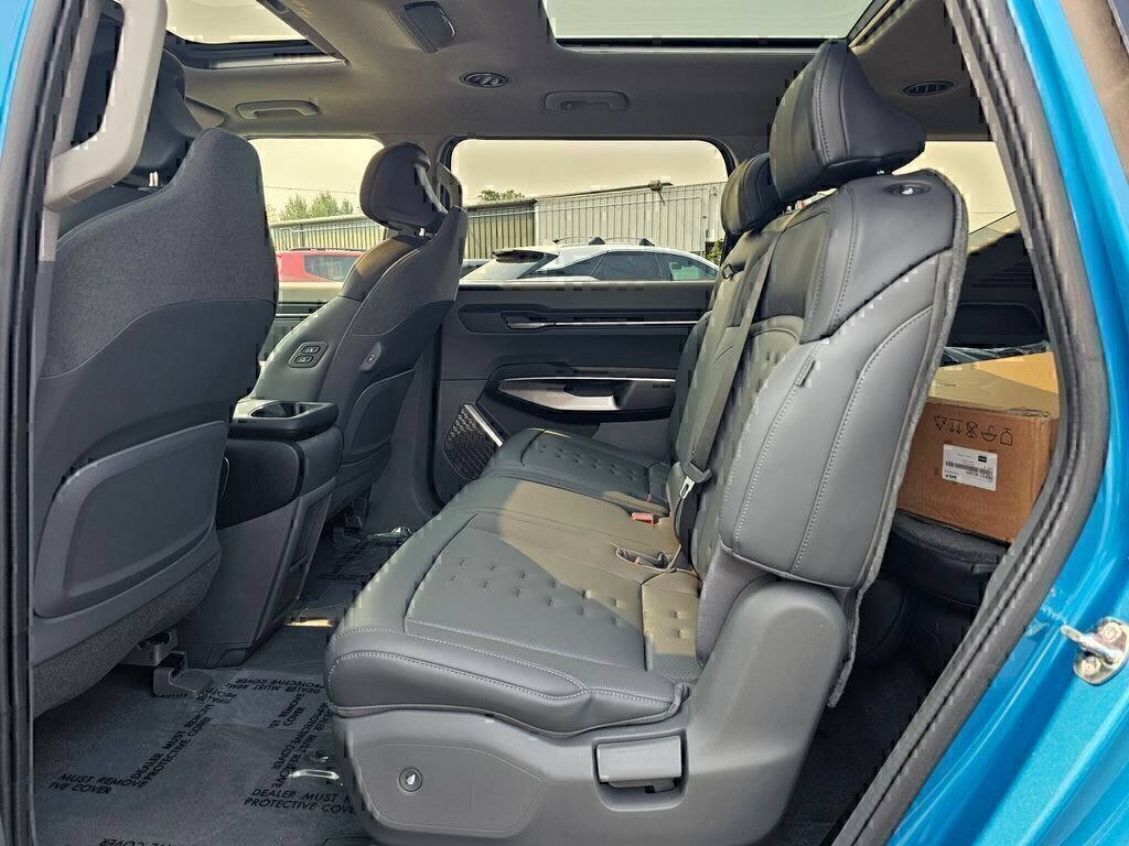 New 2026 Kia EV9 Wind AWD/4WD image 18