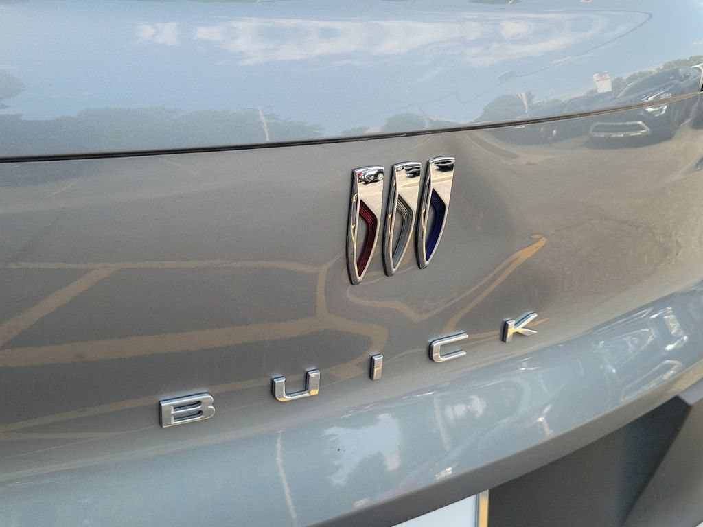 Used 2025 Buick Envista Preferred FWD image 29