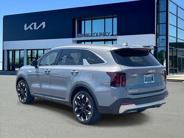 Used 2025 Kia Sorento EX FWD image 4
