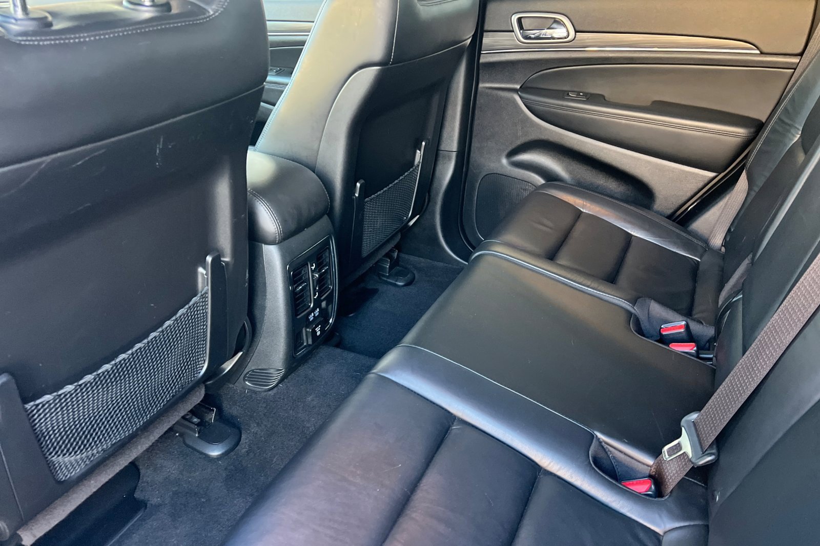 Used 2022 Jeep Grand Cherokee Limited image 12