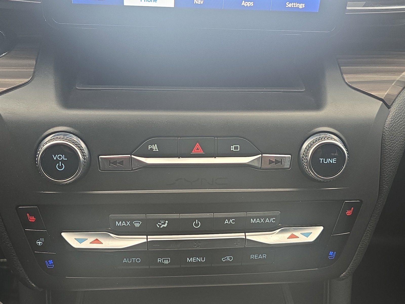 Used 2020 Ford Explorer Limited image 14