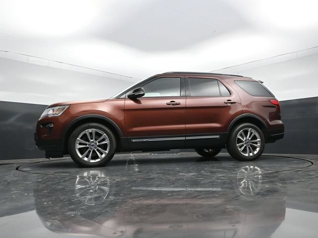 Used 2018 Ford Explorer XLT w/ Equipment Group 202A AWD/4WD image 66