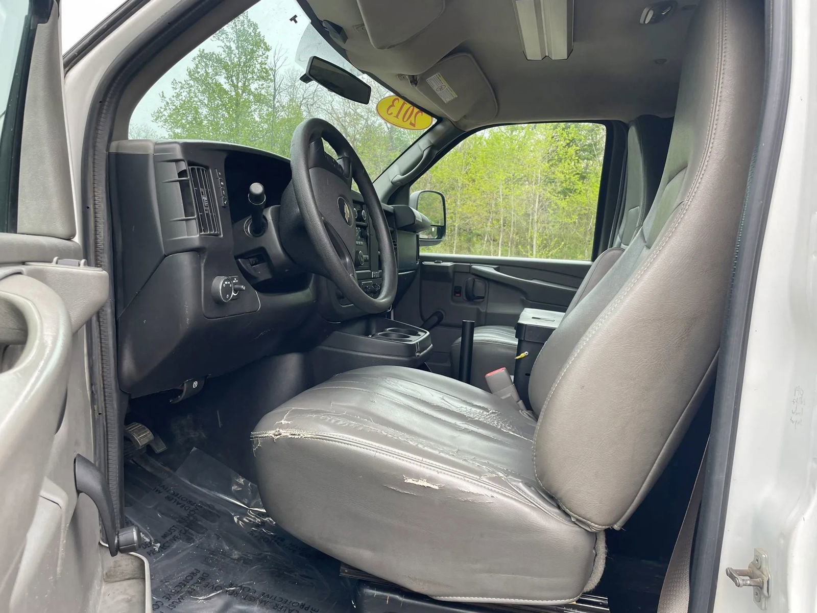 Used 2013 Chevrolet Express 3500 RWD image 5