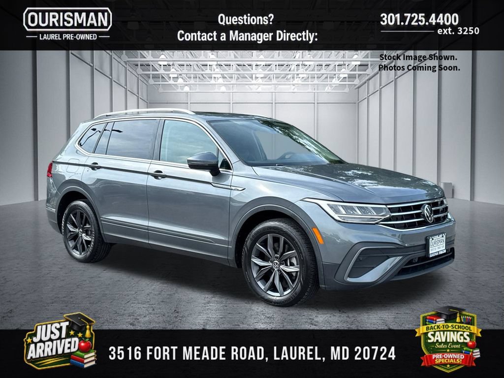 Used 2024 Volkswagen Tiguan SE w/ Panoramic Sunroof Package