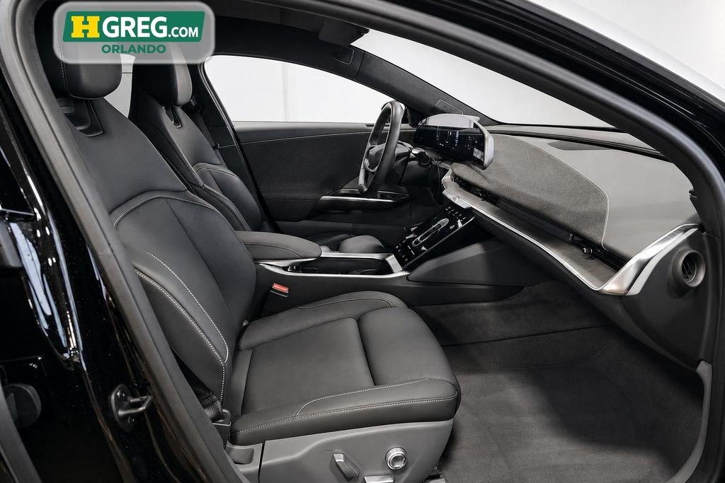 Used 2025 Lucid Air Grand Touring AWD/4WD image 14