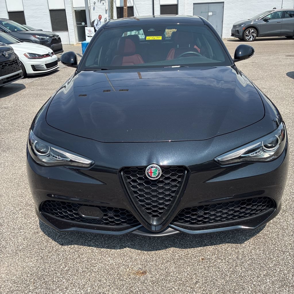 Used 2022 Alfa Romeo Giulia Veloce AWD/4WD image 19