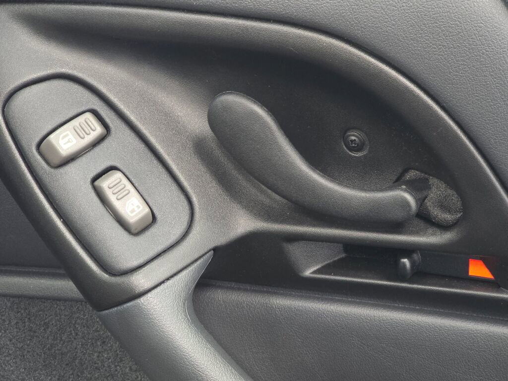 Used 1993 Chevrolet Camaro Z28 image 91