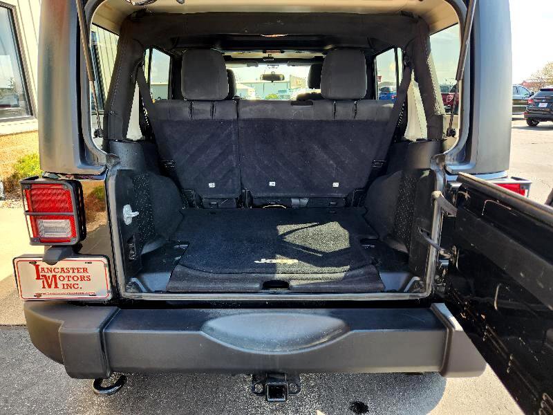 Used 2012 Jeep Wrangler Unlimited Sport image 8