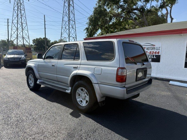 Used 2000 Toyota 4Runner SR5 RWD image 6