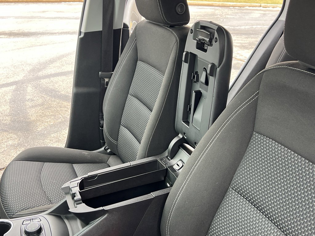 Used 2024 GMC Terrain SLE w/ Driver Convenience Package image 18