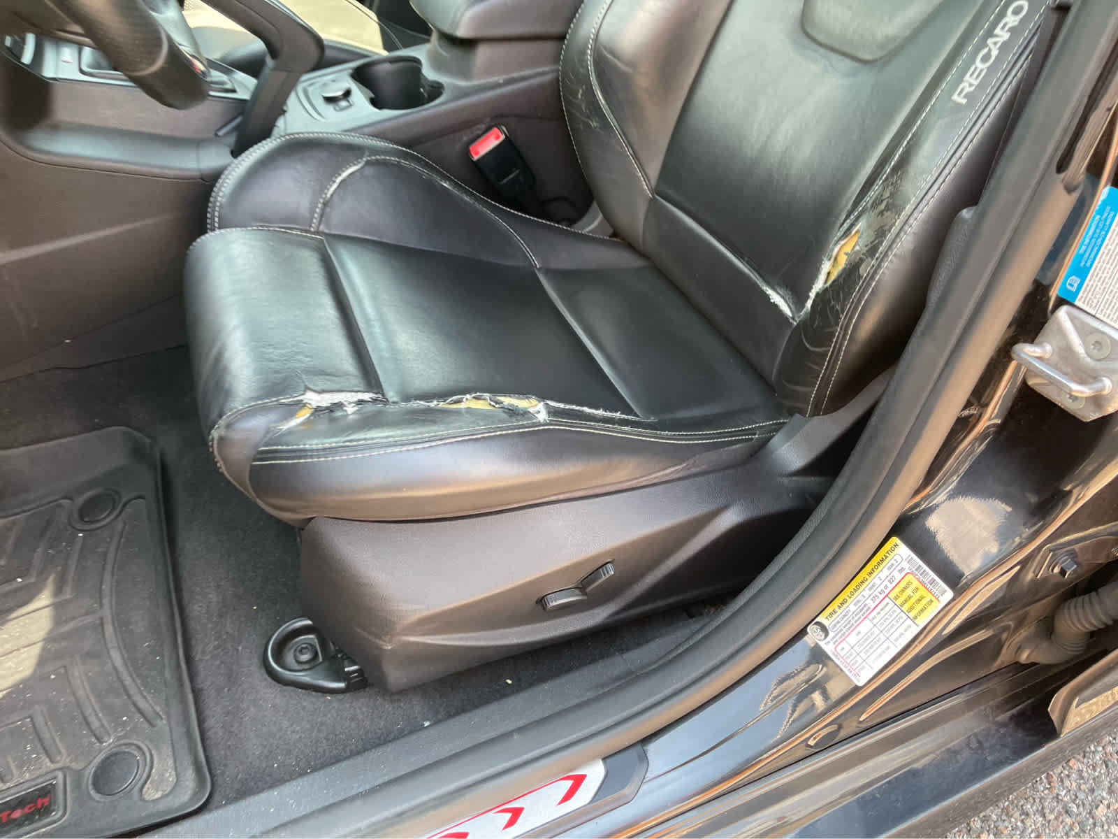 Used 2014 Ford Focus ST w/ Equipment Group 202A FWD image 13