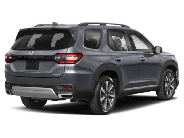 Used 2025 Honda Pilot Touring image 5