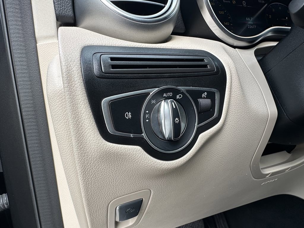 Certified 2022 Mercedes-Benz GLC 300 image 35