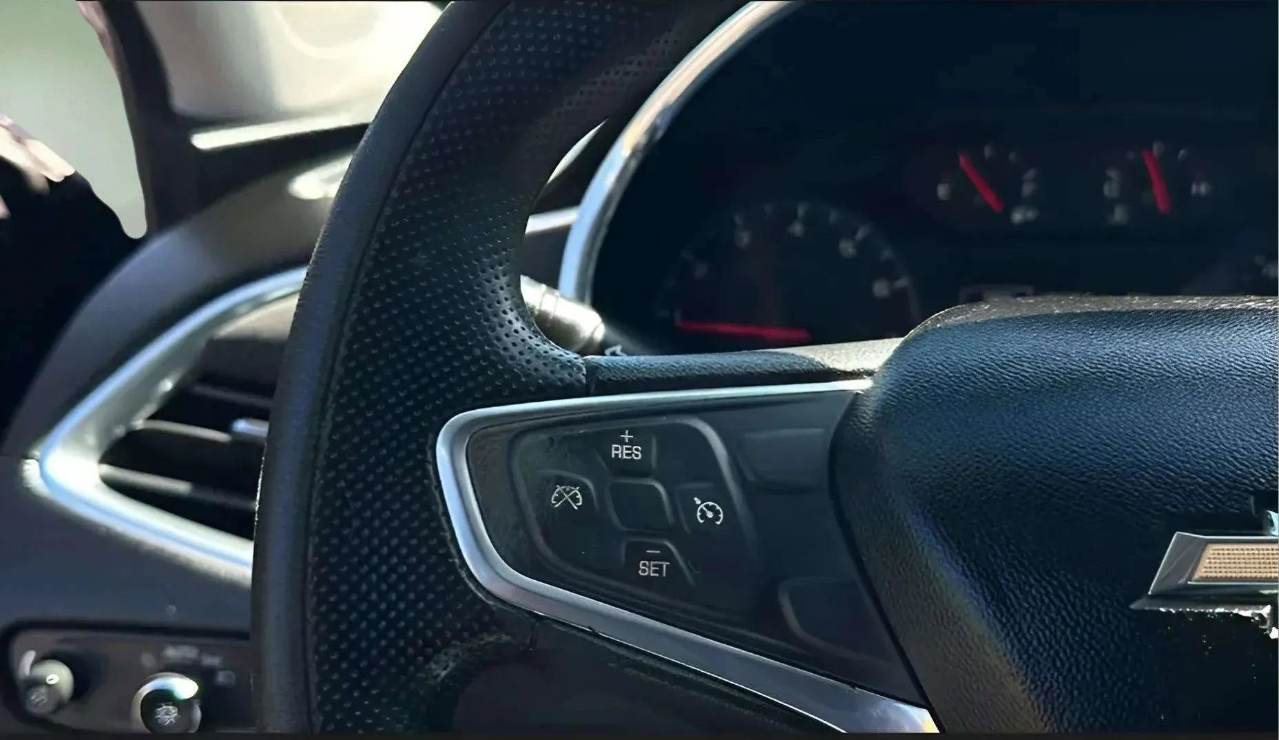 Used 2020 Chevrolet Malibu LT image 29